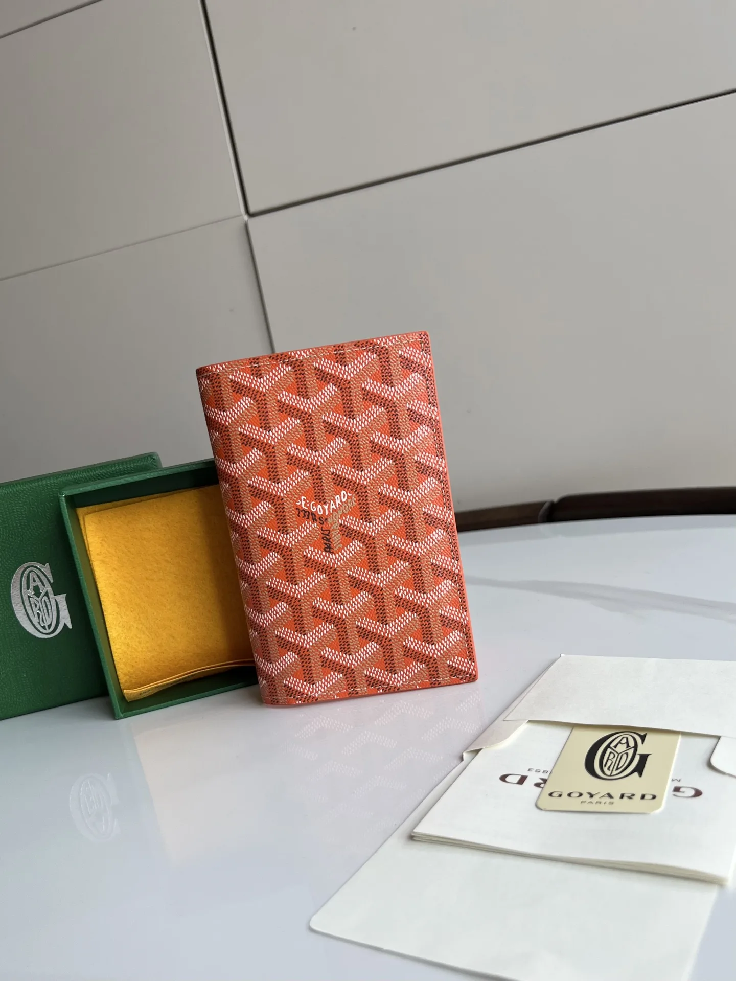고야드 여권지갑  1.5 cm x 10 cm x14cm
