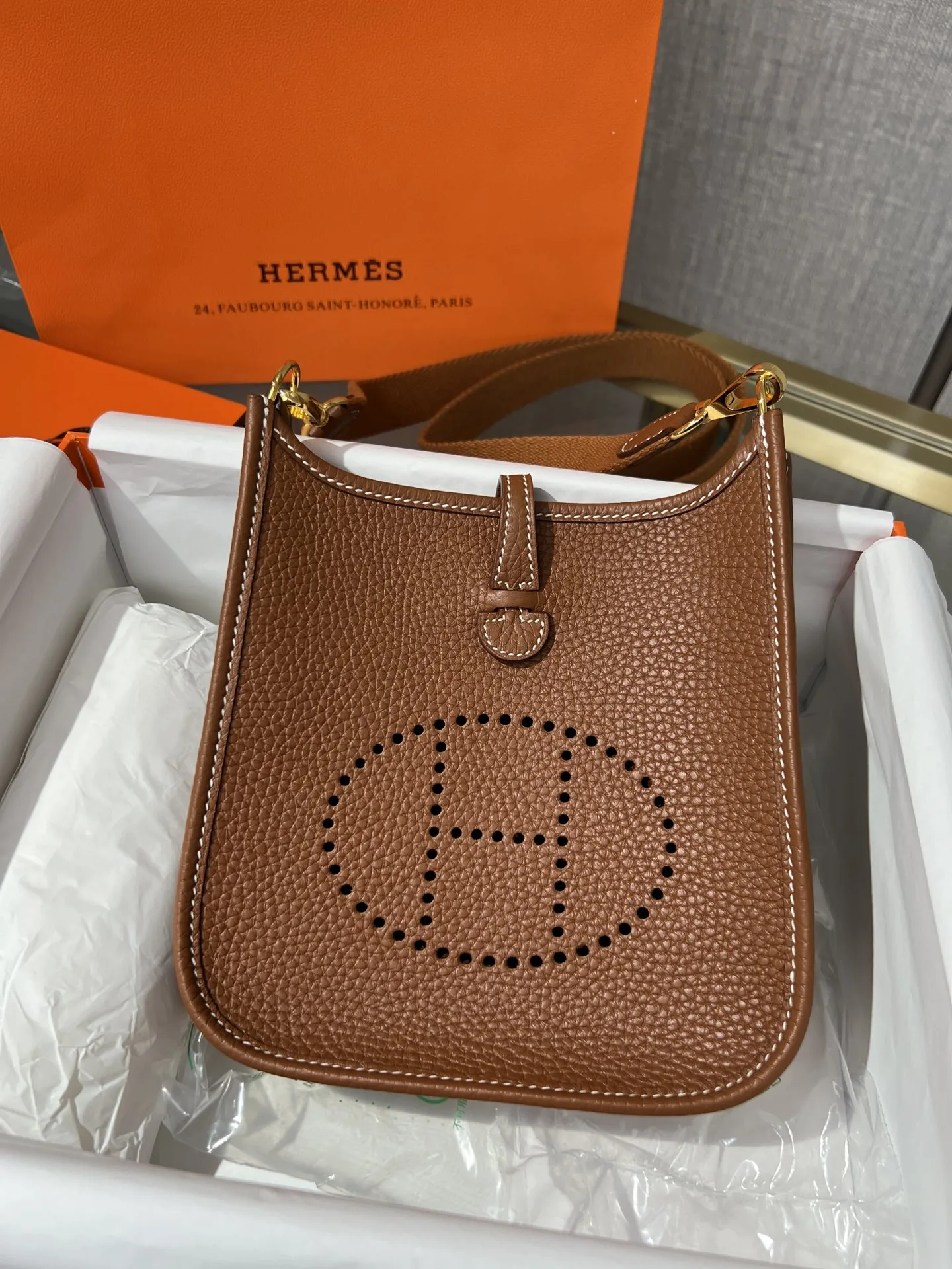M9 Herme* Evelyne 16 bag