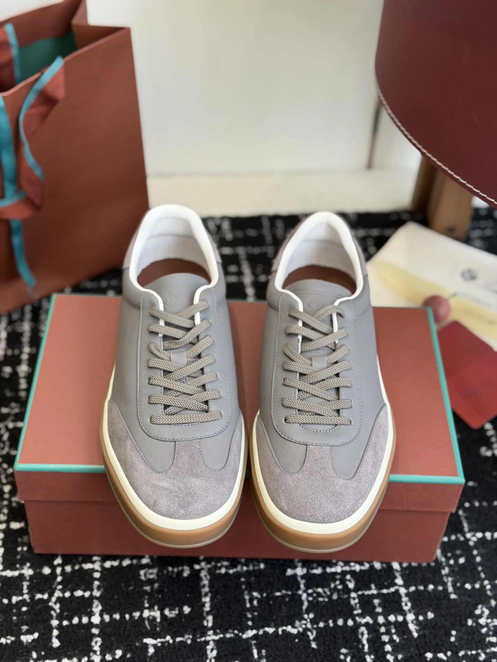 로로피아* 레더 스니커즈