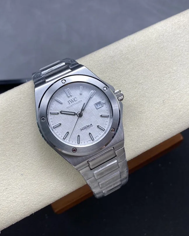 GH l 9015무브먼트  l 40mm l 인제니어 오토매틱 - IW323904