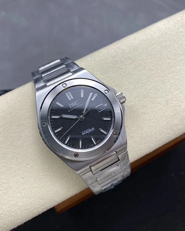 GH l 9015무브먼트  l 40mm l 인제니어 오토매틱 - IW323904