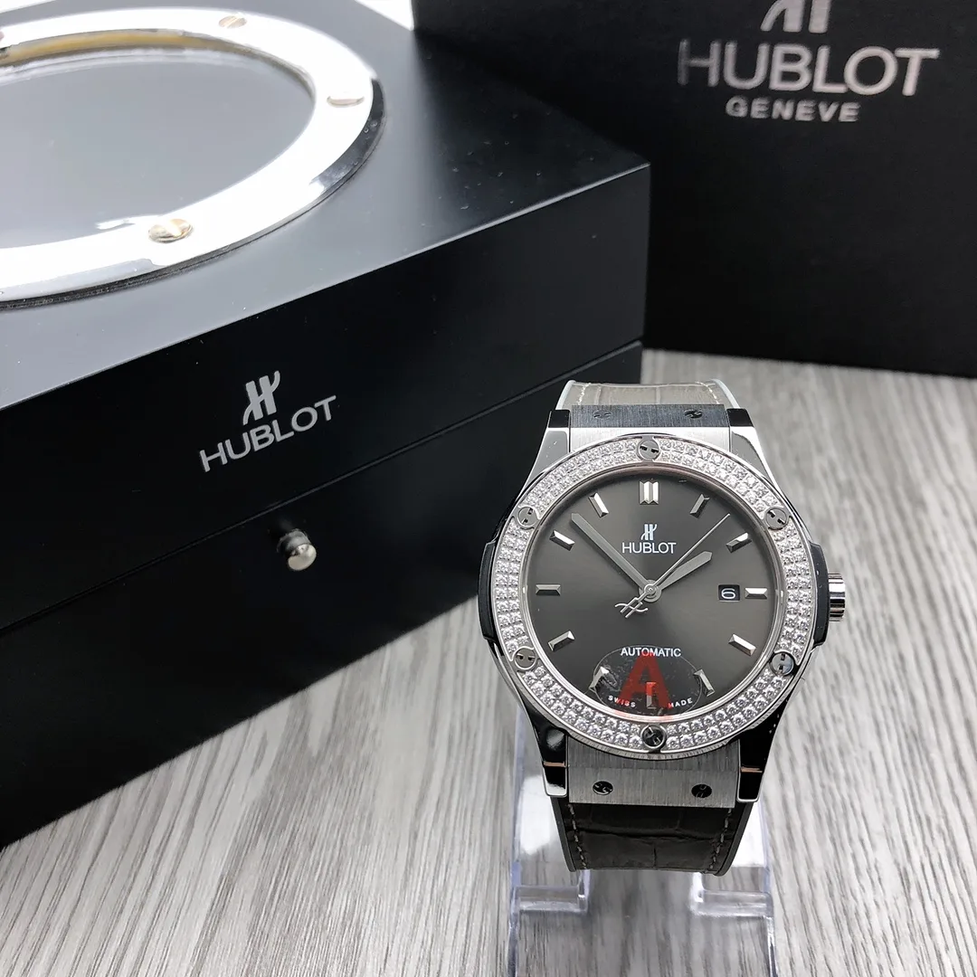 HB l HUB1110 l 42mm l Hublot Classic Fusion