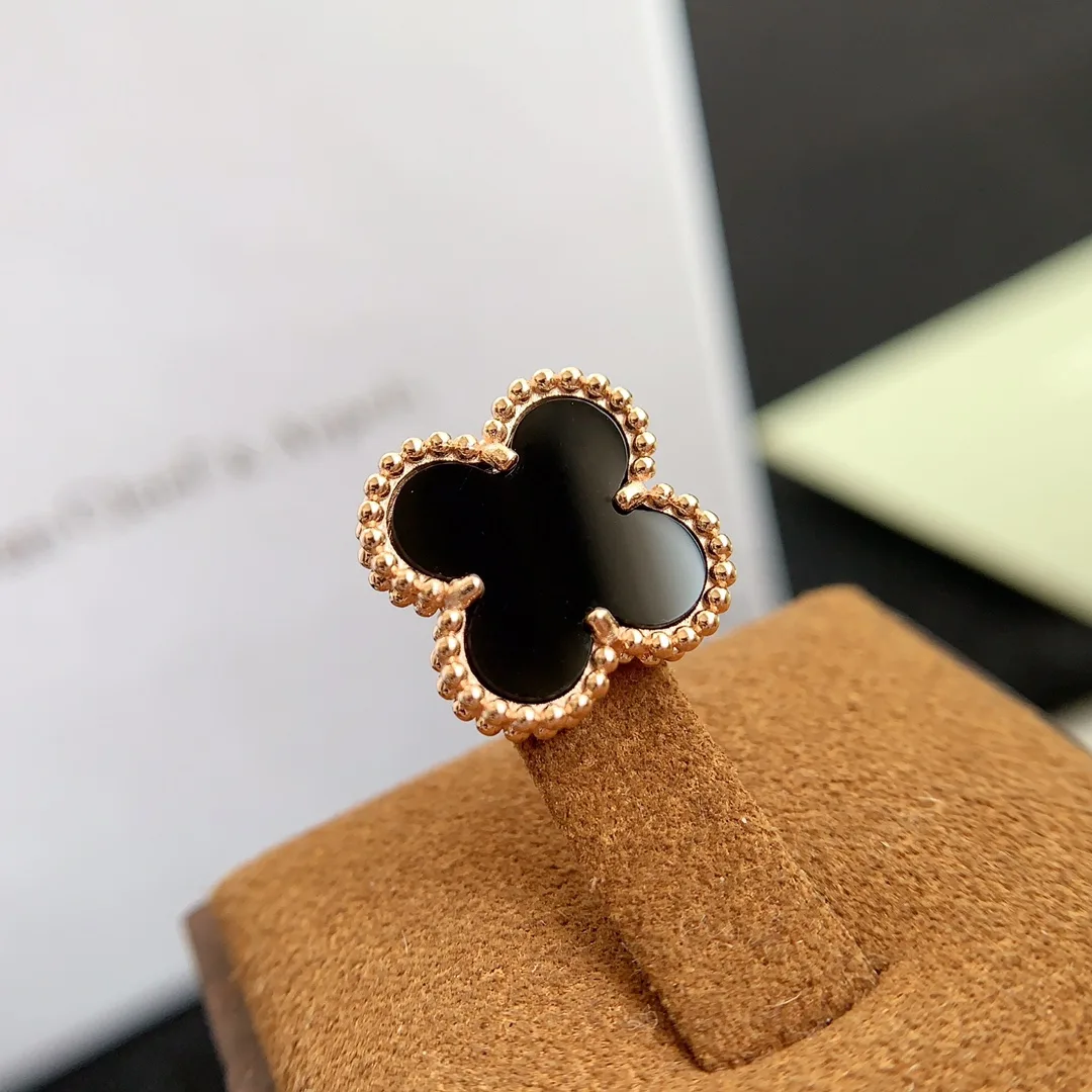 Van Cleef & Arpels -빈티지 알함브라 이어링