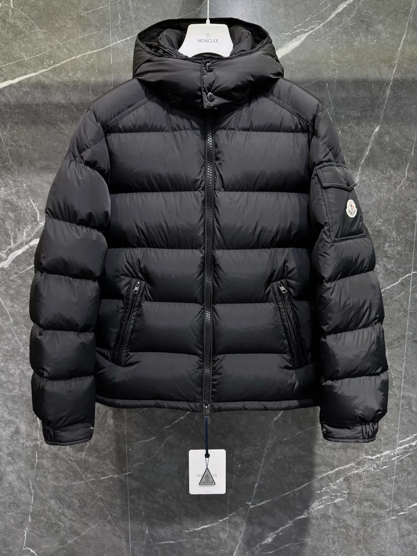 Moncler Maya 매트 쇼트 다운 재킷