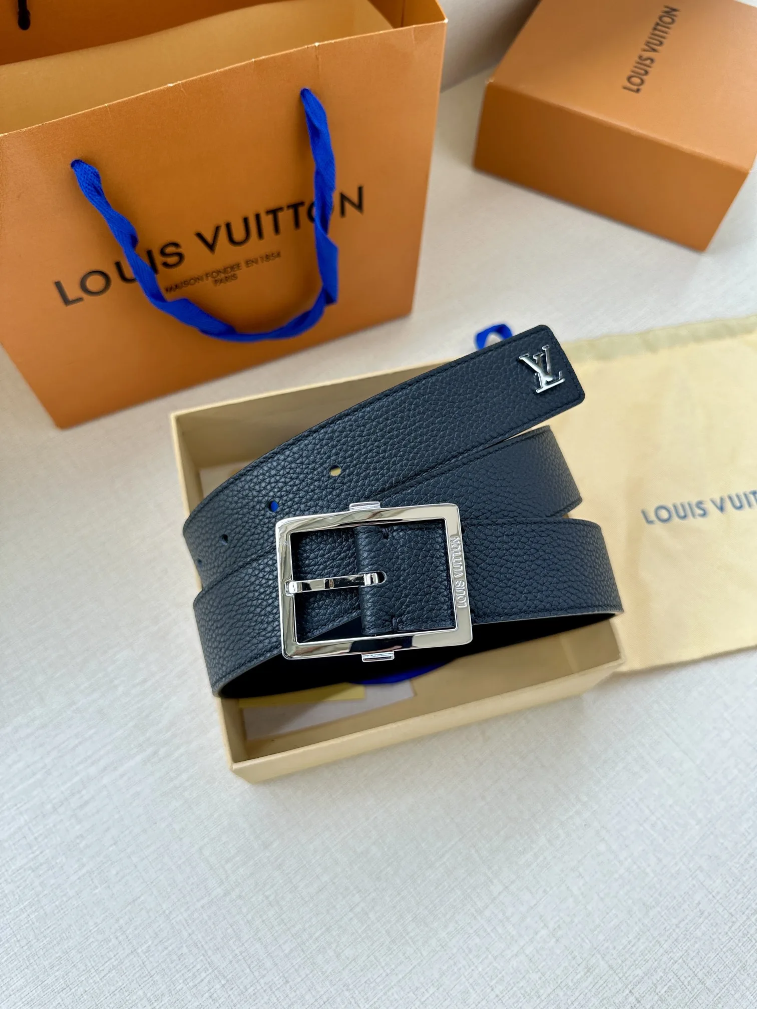 LV Aerogram 35mm Belt M8711U