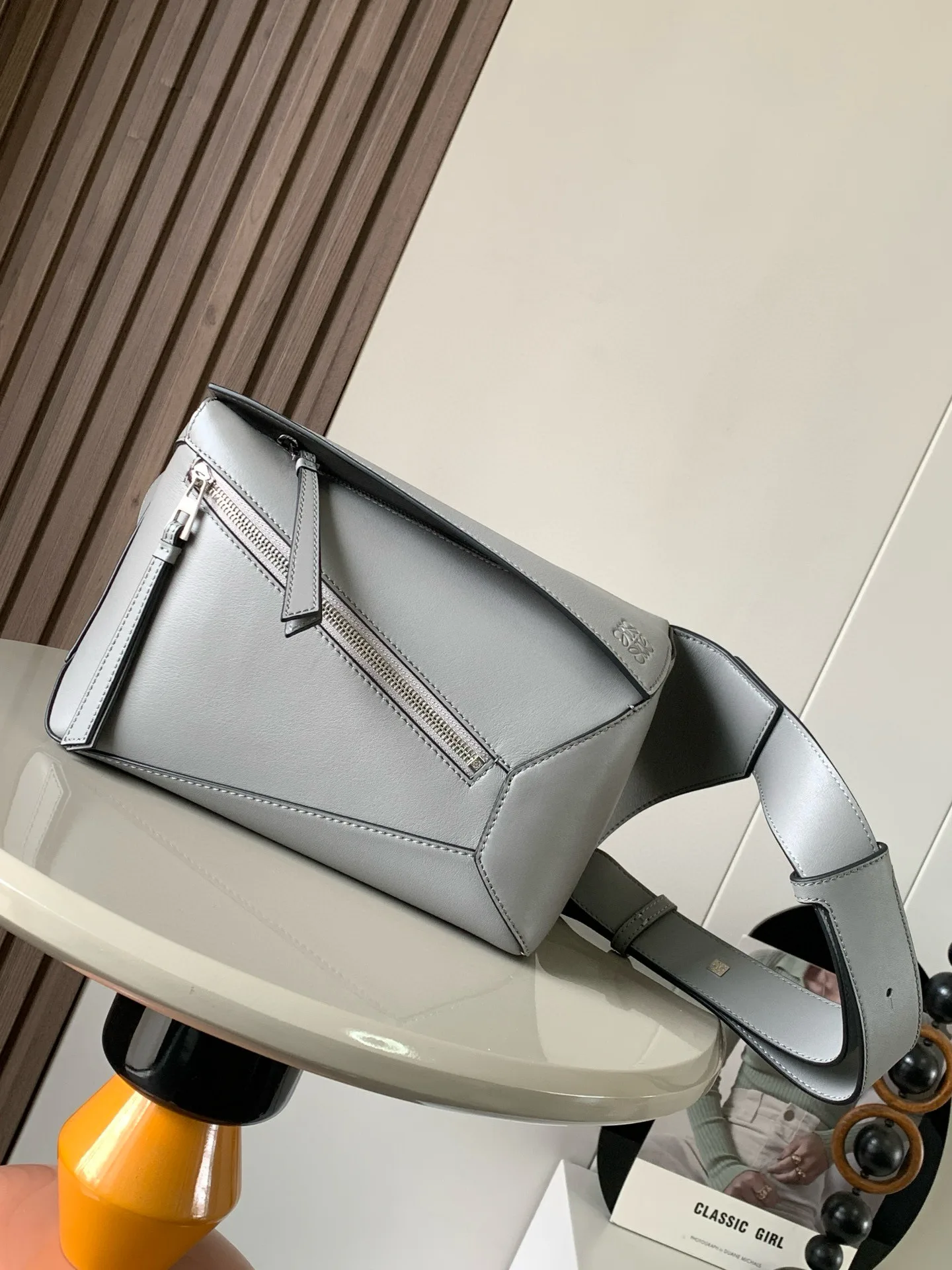 로에베 스몰 퍼즐 레더 범백 B510SEBX02 24X16X10.5CM