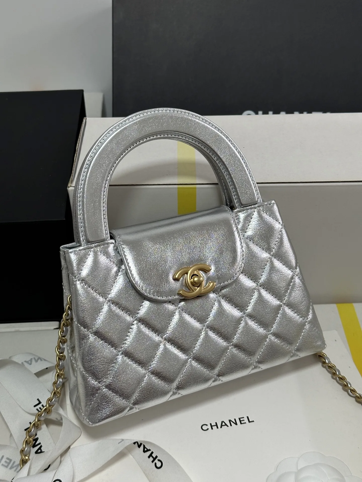 Chan*e* 23k kelly bag AS4416 19cm x 13 cm x 7cm