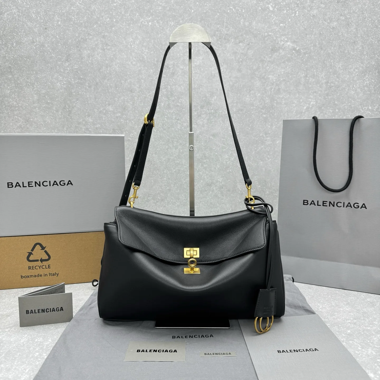 Balenciaga 로데오 숄더 백 8217872 32x20x7cm