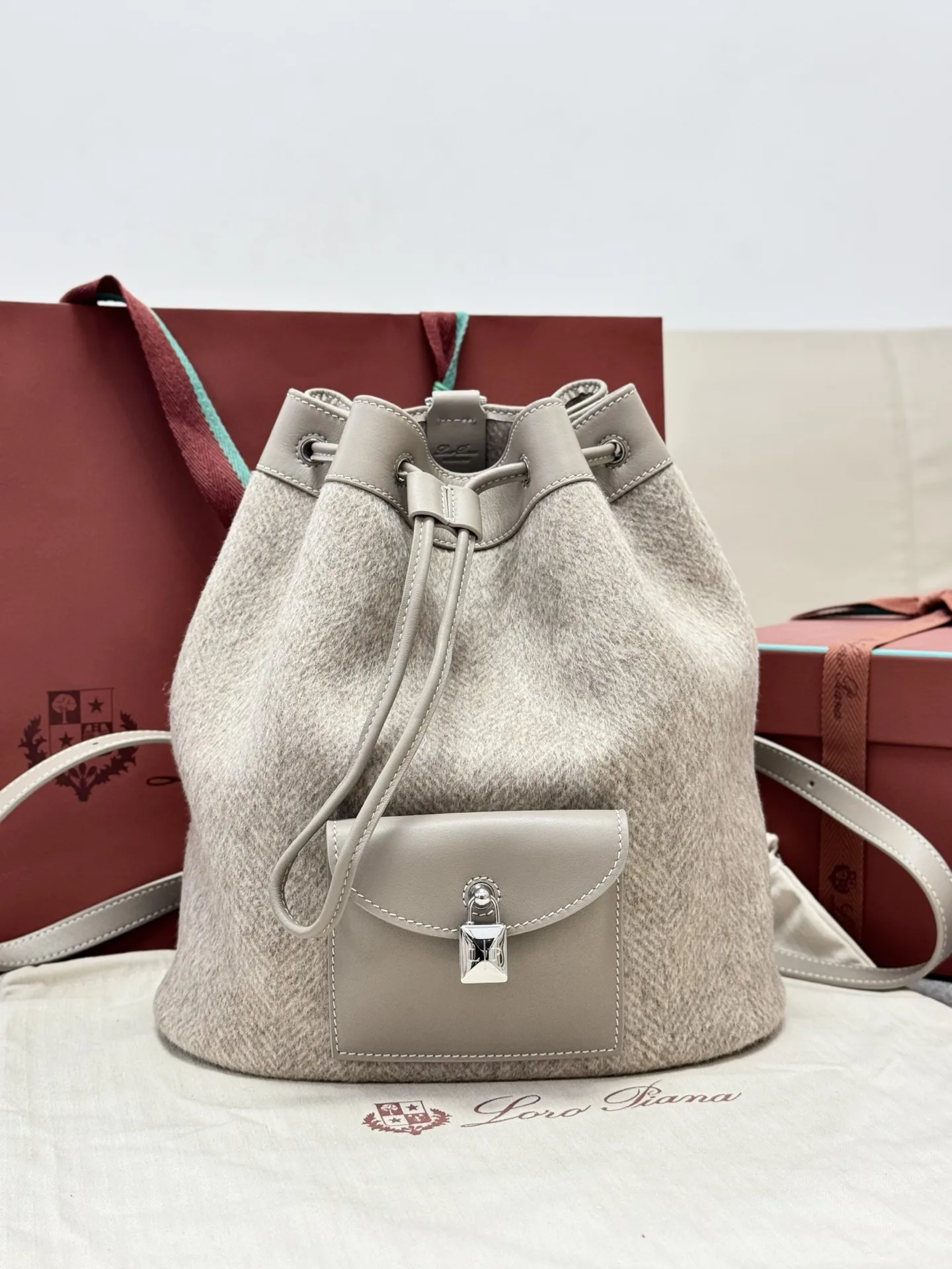 Loro Piana Extra Pocket 백팩  26×16×26cm