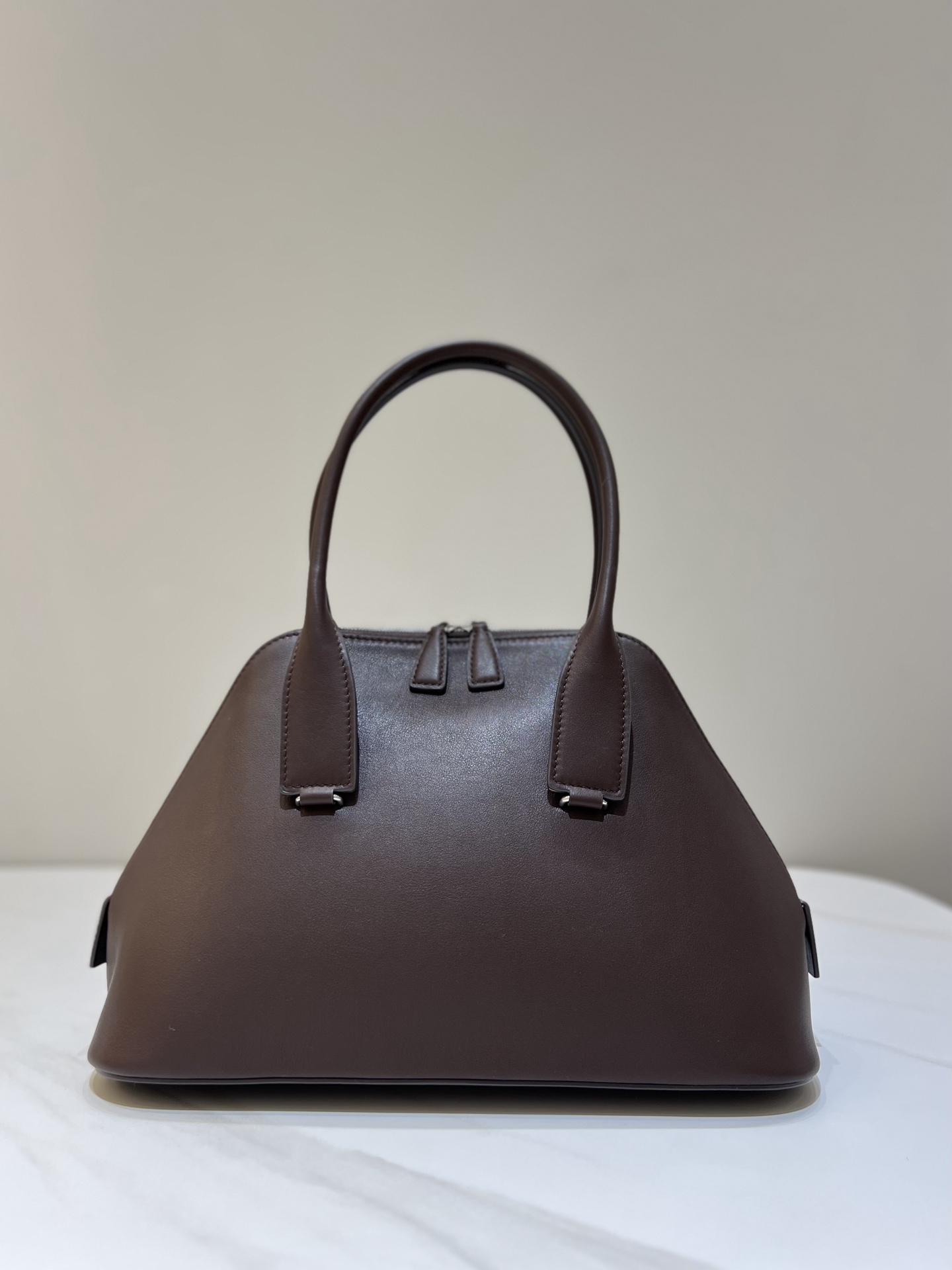 THE ROW  Pre-Owned Devon 데본 백 32x16.5x20cm