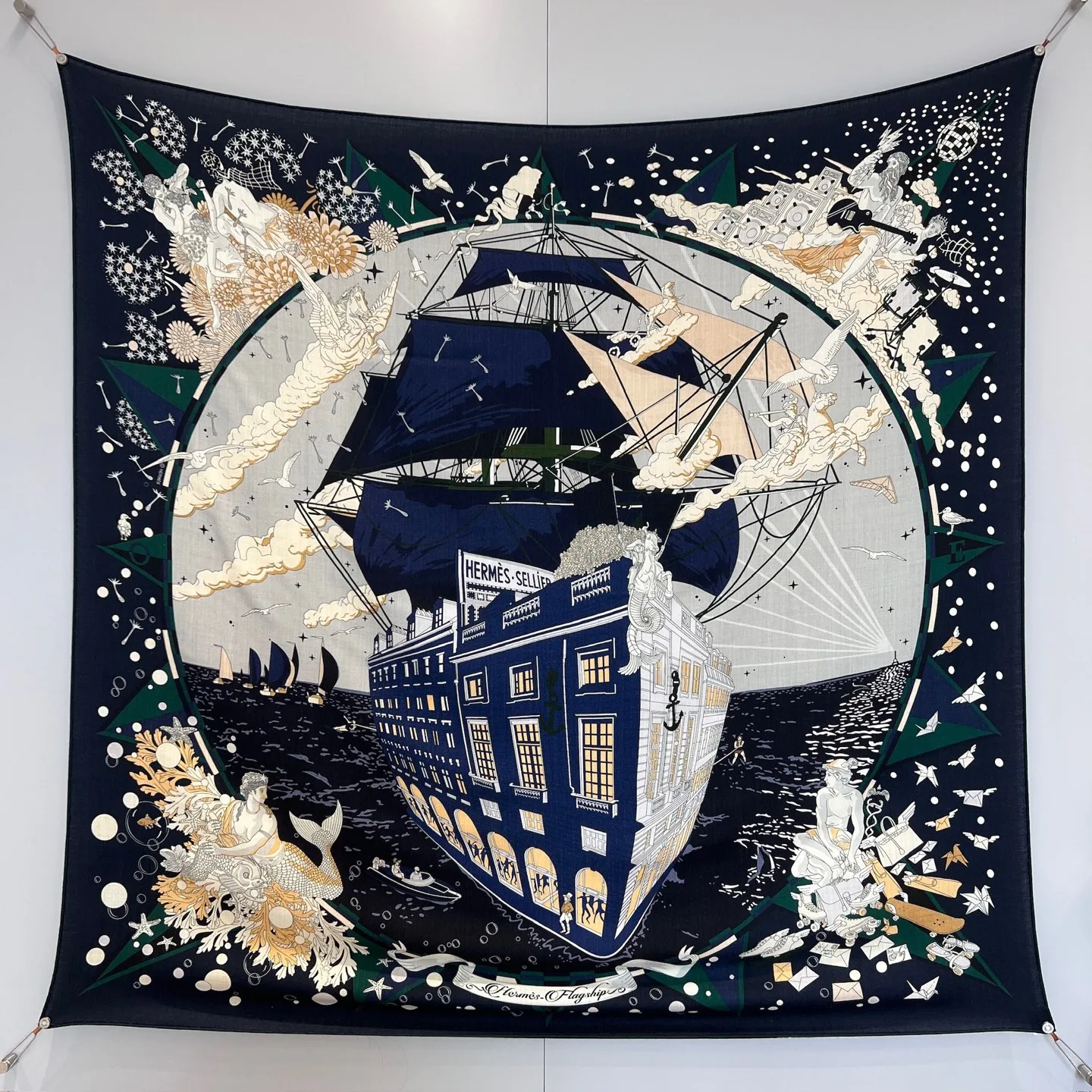 Hermès Flagship shawl 140